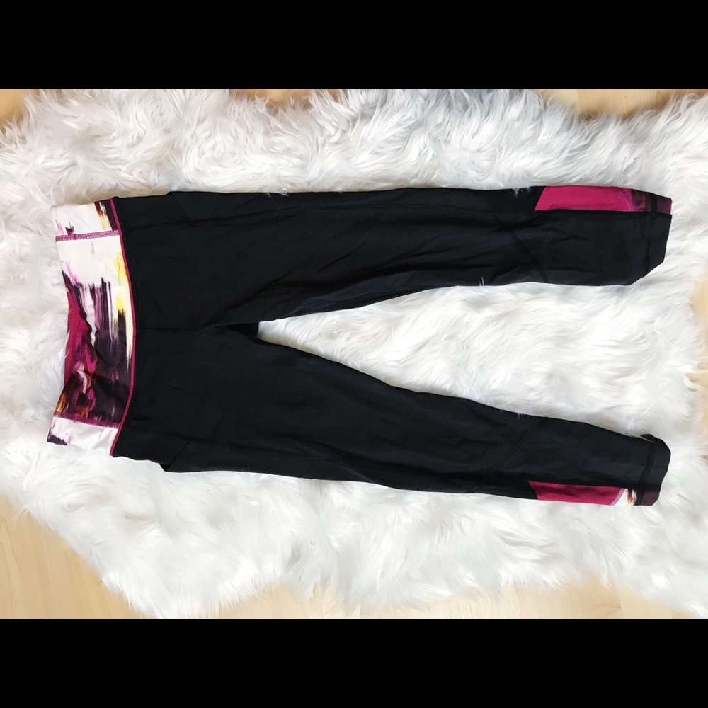 Barely worn Lululemon crop leggings!